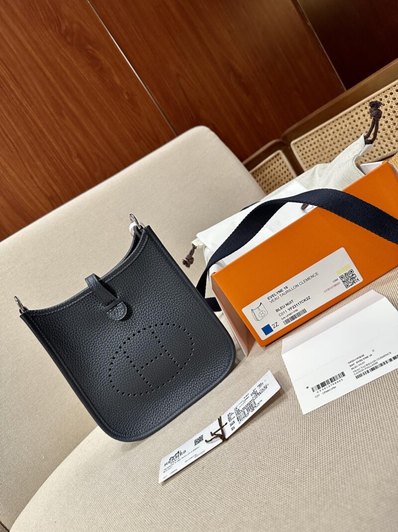 Hermès Mini Evelyne 16 Taurillon Clemence Blue Nuit Silver Hardware - Image 15