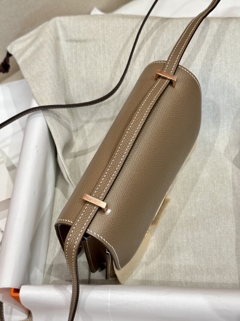 Hermès Constance 19 Etoupe, Rose Gold Epsom Gold Hardware - Image 4