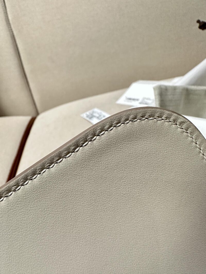 Hermès Constance 19 Craie Epsom Gold Hardware - Image 9