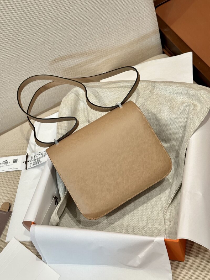 Hermès Constance 19 Chai, Silver Epsom Palladium Hardware - Image 2