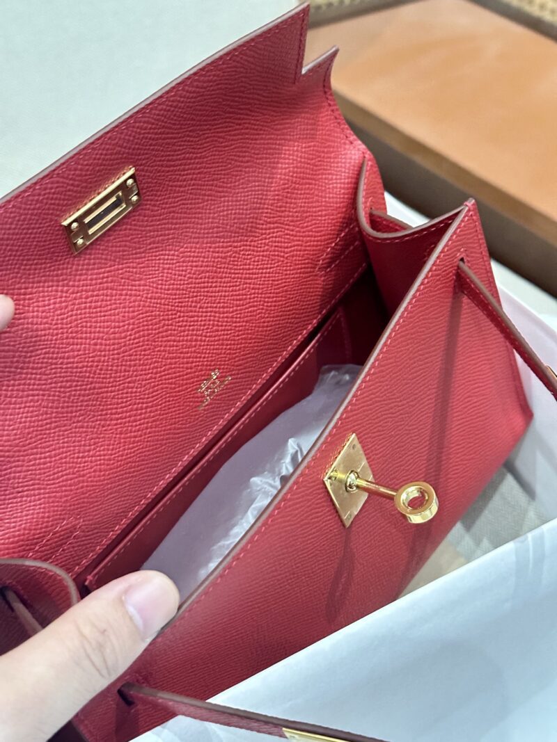 Hermès Kelly Pochette Rouge Casaque, Gold Epsom Gold Hardware