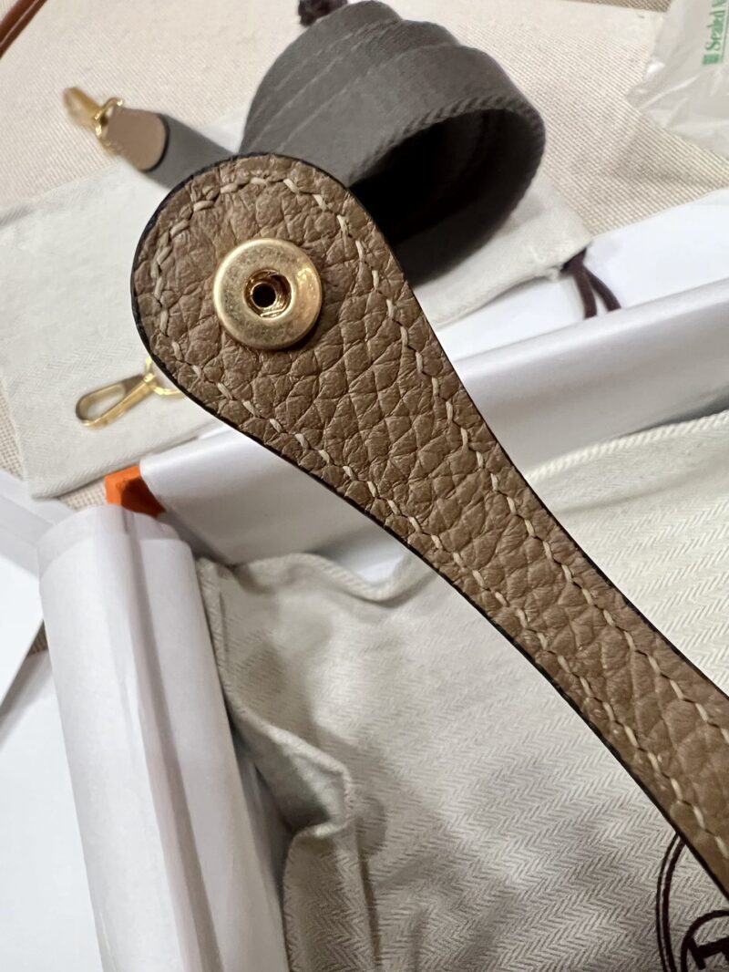 Hermès Mini Evelyne 16 Taurillon Clemence Beige Weimer Gold Hardware - Image 9
