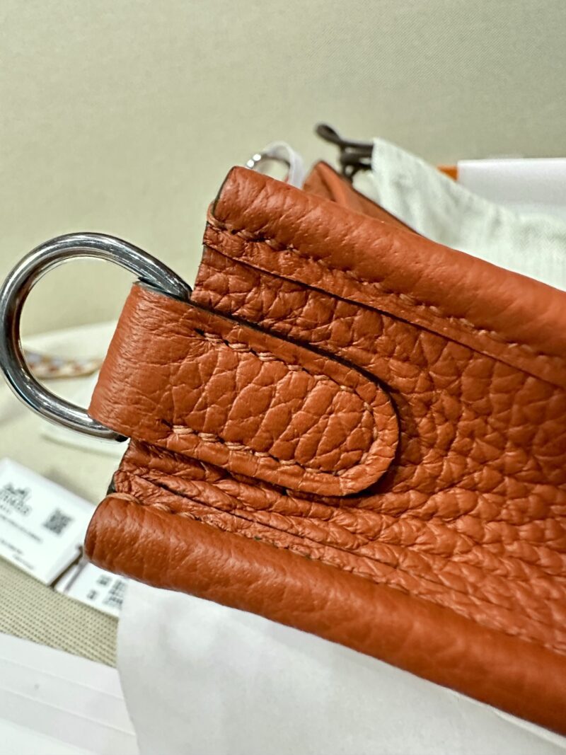 Hermès Mini Evelyne 16 Taurillon Clemence Cuivre Gold Hardware - Image 7
