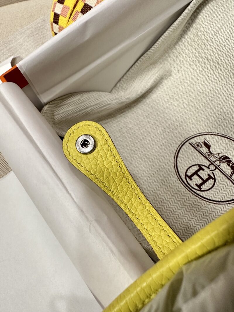 Hermès Mini Evelyne 16 Taurillon Clemence Lime Silver Hardware - Image 9