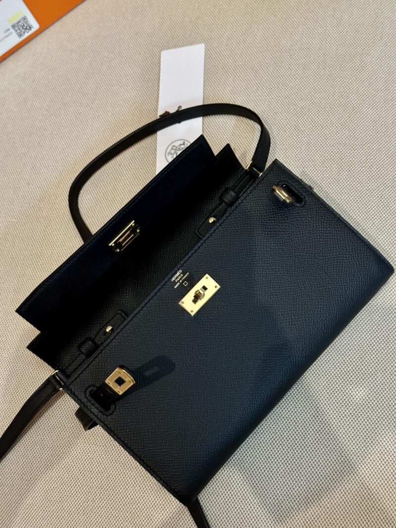 Hermès Kelly To Go Epsom & Crocodile Noir Gold Hardware - Image 3