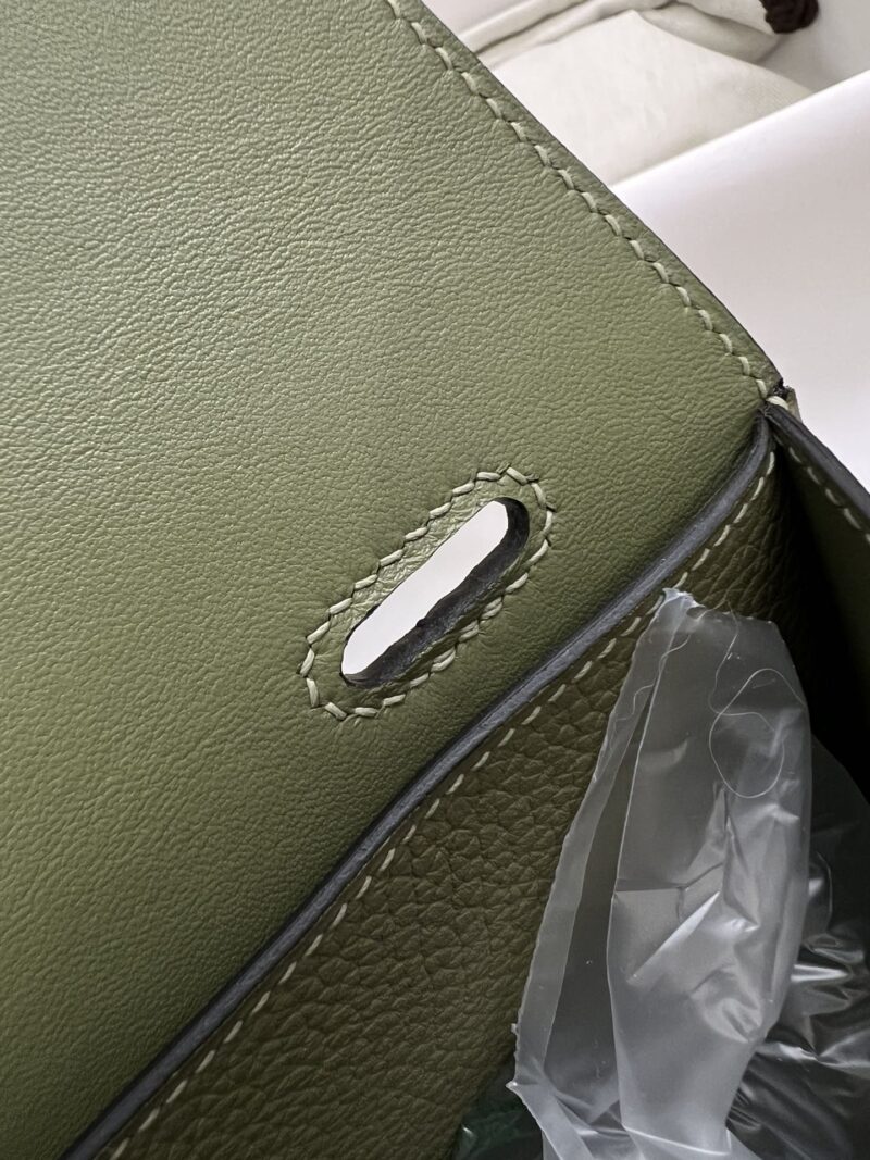 Hermès Halzan 25 Taurillon Clemence & Swift Sauge Gold Hardware - Image 5