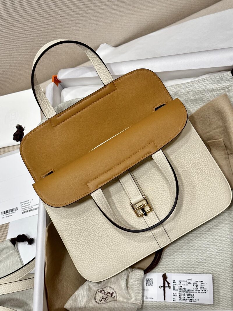 Hermès Halzan 25 Taurillon Clemence & Swift Nata & Sesame Gold Hardware - Image 6
