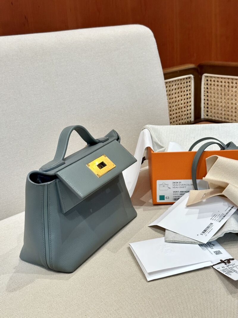 Hermès Mini Kelly 2424 Evercolor Vert Amande Gold Hardware - Image 6