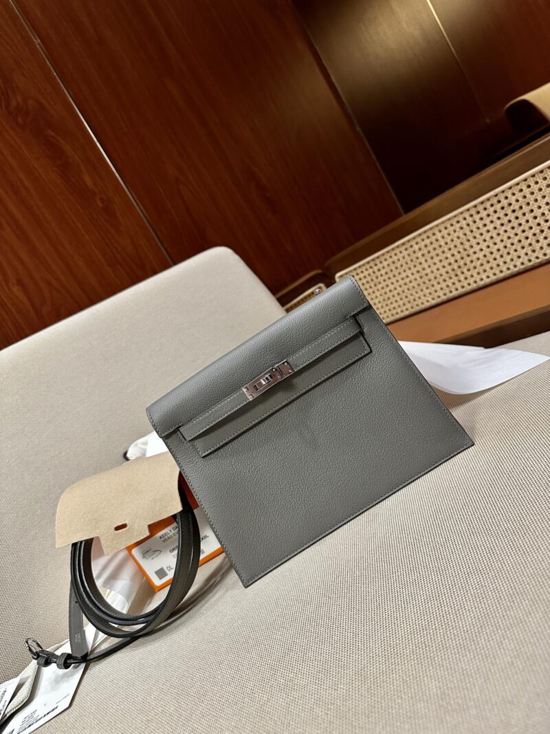 Hermès Kelly Danse 22 Evercolor Gris Meyer Silver Hardware - Image 2
