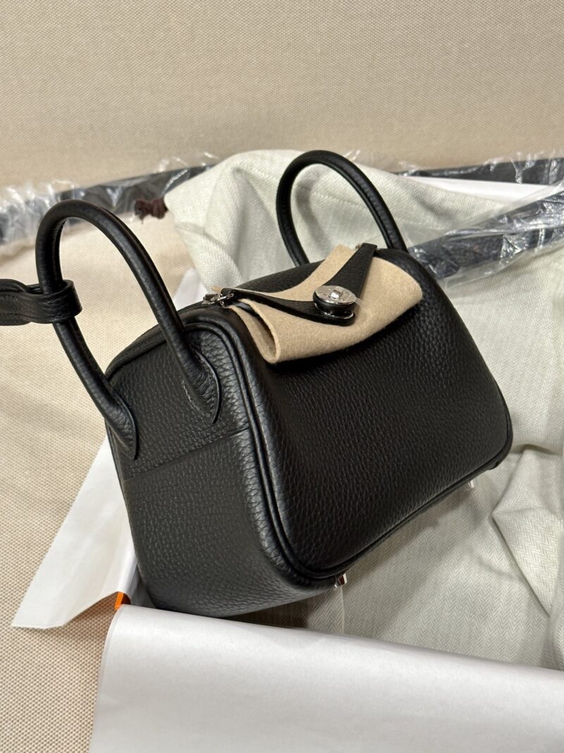 Hermès Mini Lindy 20 Taurillon Clemence Noir Silver Hardware - Image 4