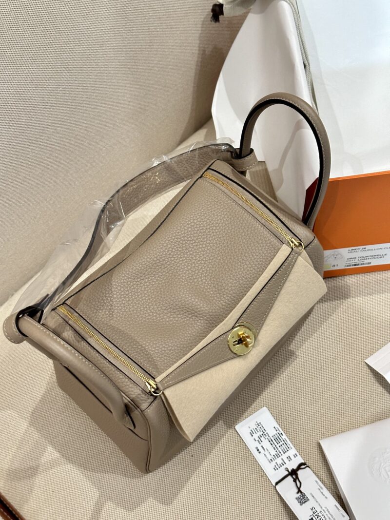 Hermès Lindy 26 Clemence Gris Tourterelle Gold Hardware - Image 3