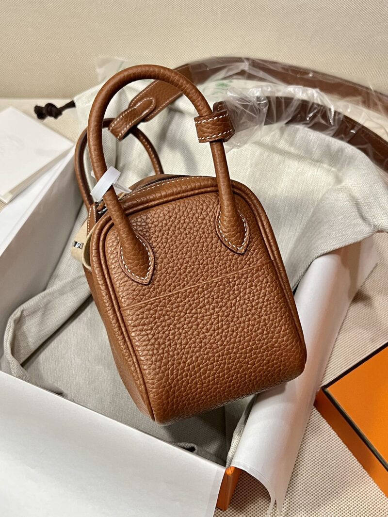 Hermès Mini Lindy 20 Taurillon Clemence Gold Gold Hardware - Image 10