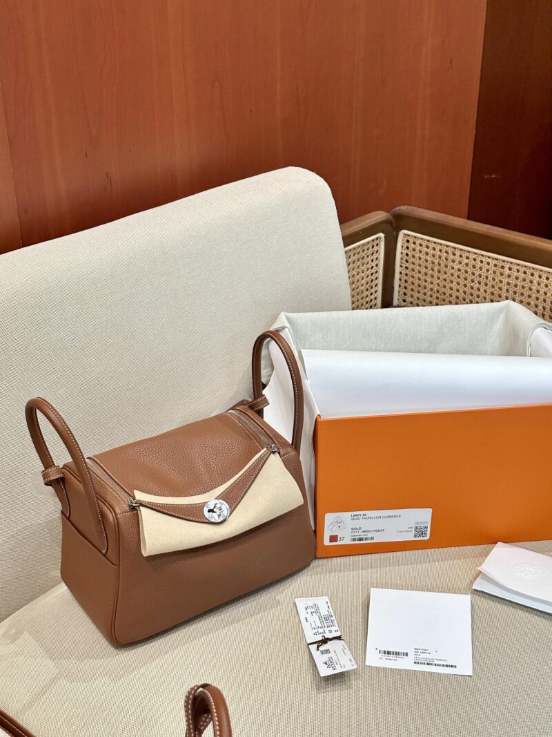 Hermès Lindy 26 Taurillon Clemence Gold Silver Hardware - Image 3