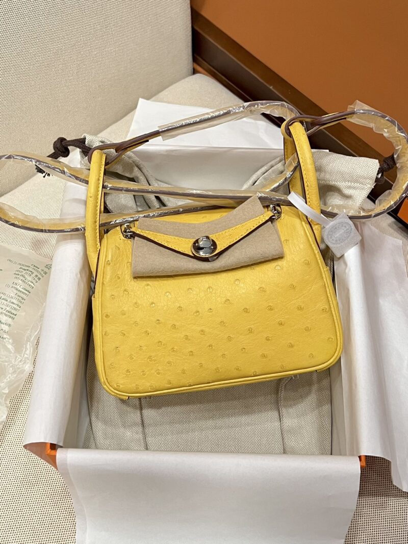 Hermès Mini Lindy 20 Ostrich Lime Silver Hardware - Image 2