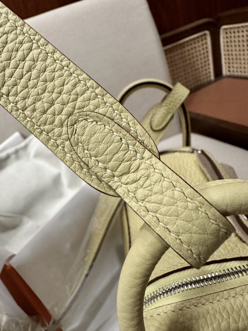 Hermès Mini Lindy 20 Taurillon Clemence Jaune Poussin & Nata Silver Hardware - Image 8