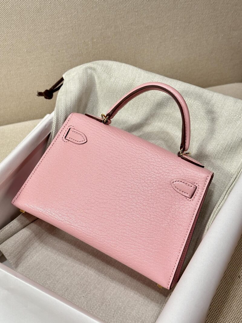 Hermès Mini Kelly 19 Chevre Rose Sakura Gold Hardware - Image 16