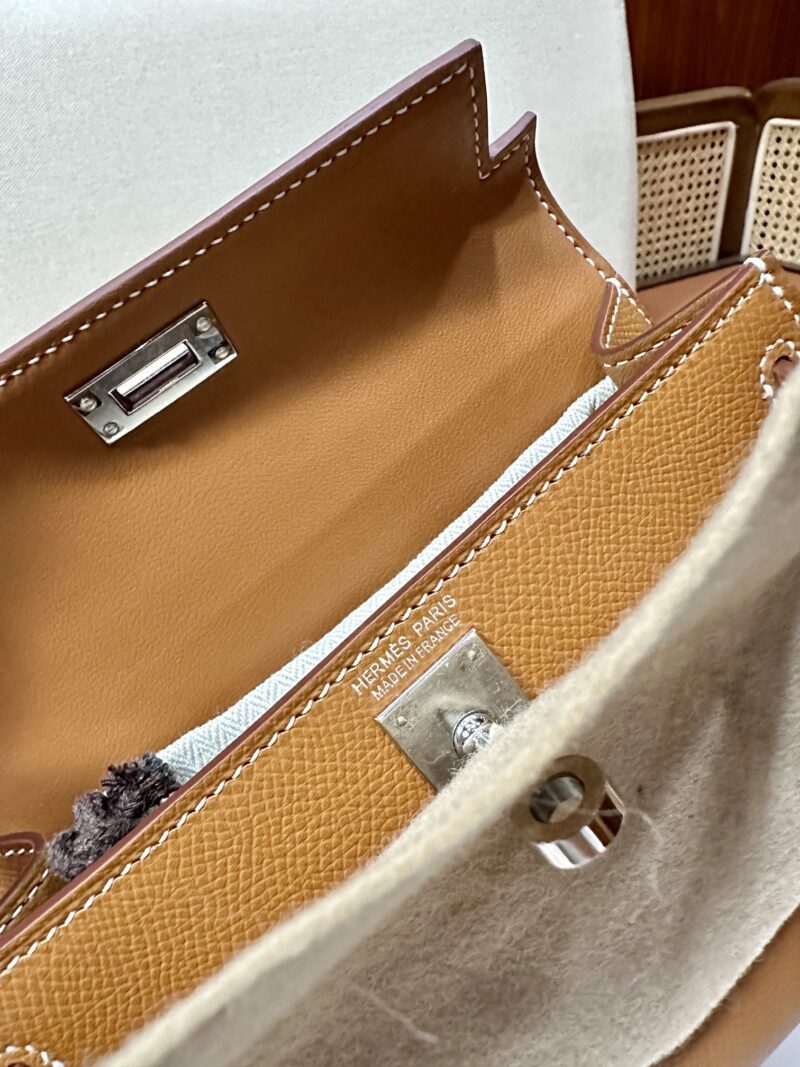 Hermès Mini Kelly 19 Epsom Gold Gold Hardware - Image 5