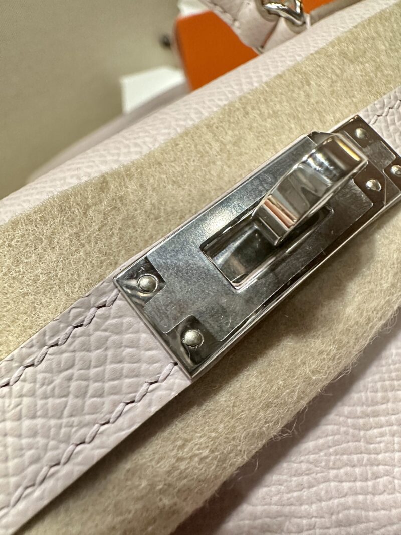Hermès Mini Kelly 19 Epsom Mauve Pale Silver Hardware - Image 8
