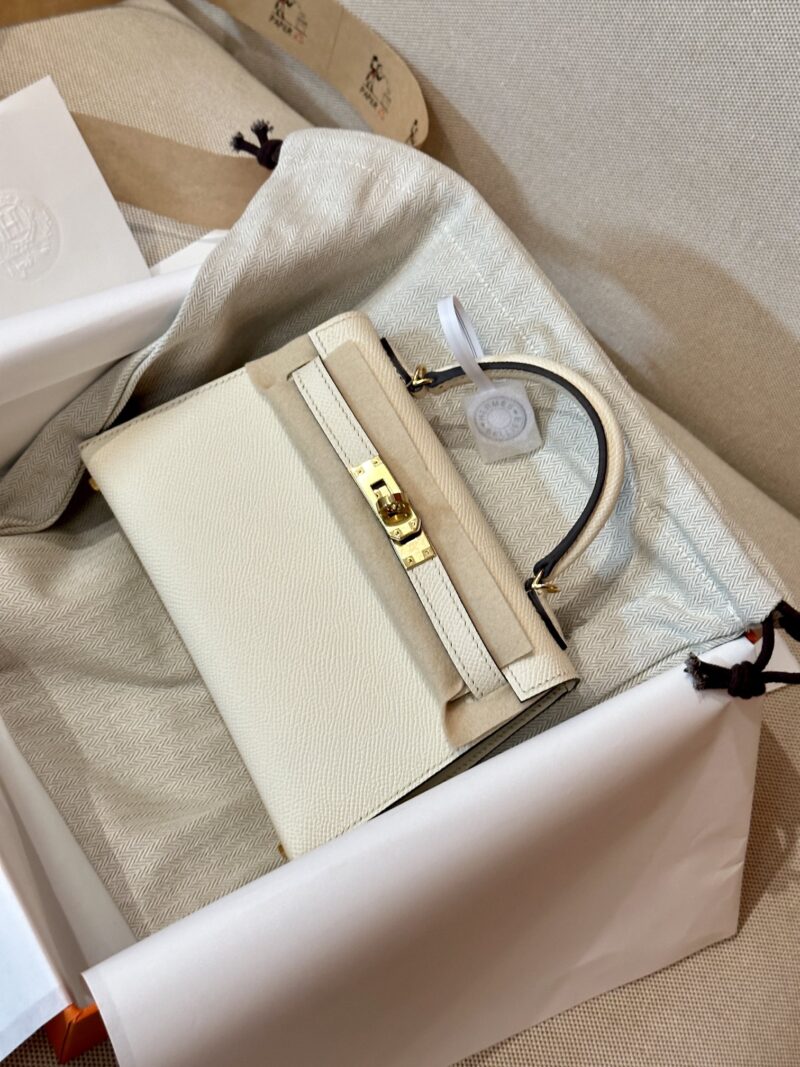 Hermès Mini Kelly 19 Epsom Nata Gold Hardware - Image 2