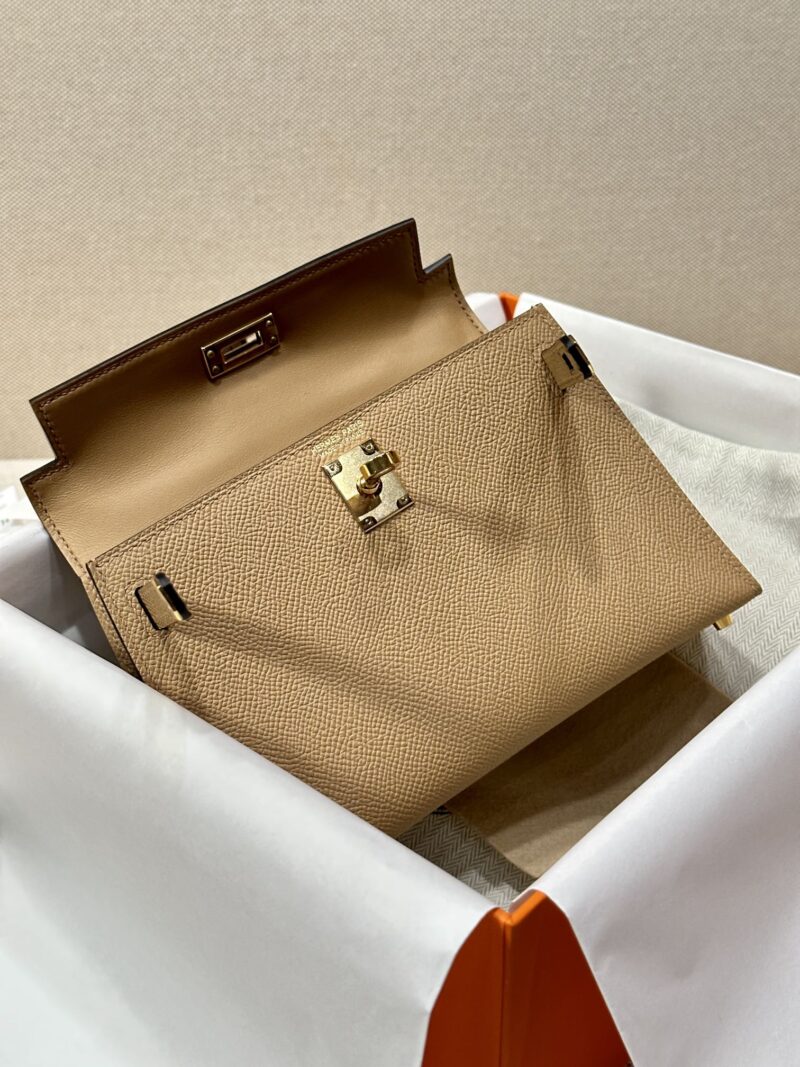 Hermès Mini Kelly Epsom Chai Gold Hardware - Image 3