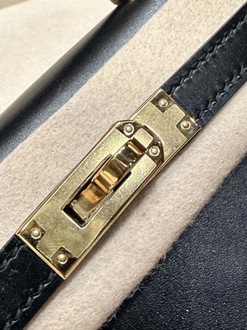 Hermès Mini Kelly 19 Box Calf Noir Gold Hardware - Image 9