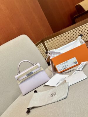 Hermès Mini Kelly 19 Chevre Mauve Pale Silver Hardware