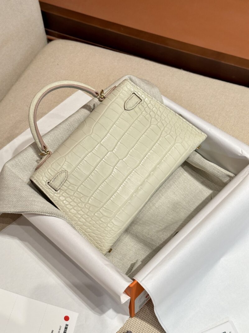 Hermès Mini Kelly 19 Matte Alligator Beton Gold Hardware - Image 6