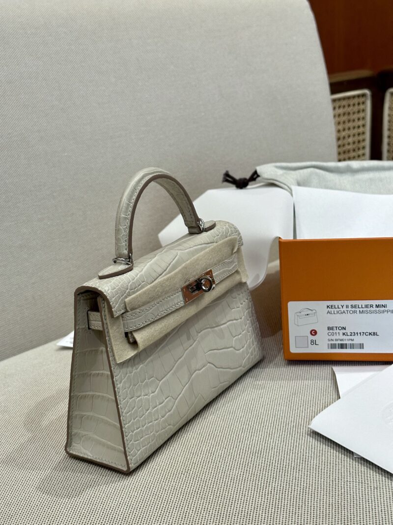 Hermès Mini Kelly 19 Matte Crocodile Beton Silver Hardware - Image 3