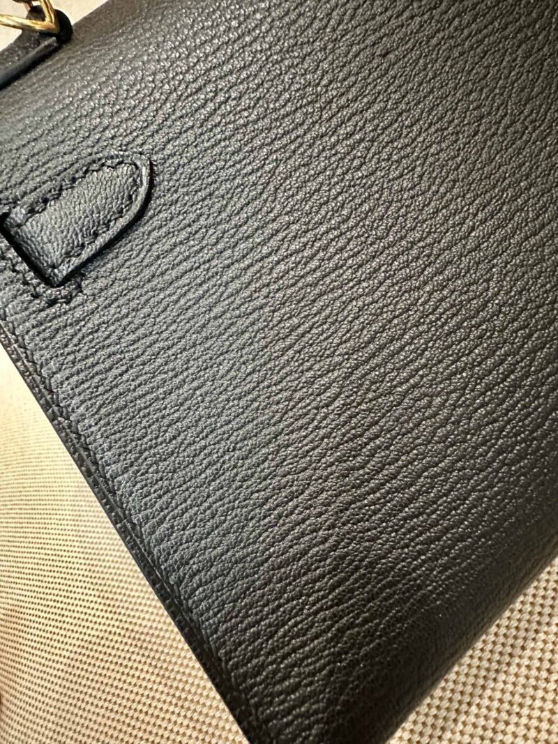 Hermès Mini Kelly Chevre Noir Gold Hardware - Image 11
