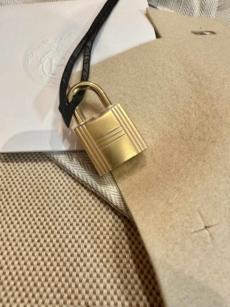 Hermès Kelly 25 Matte Crocodile Noir Gold Hardware - Image 21