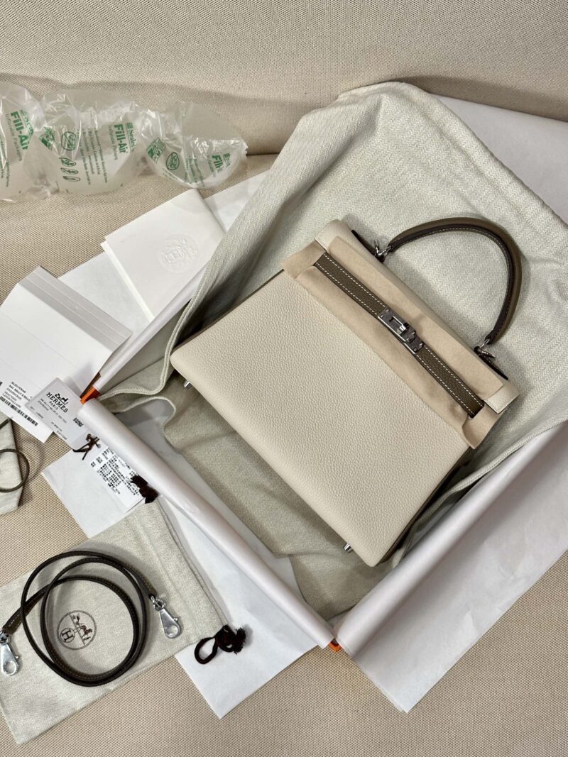 Hermès Kelly 25 Togo Craie, Etoupe Silver Hardware