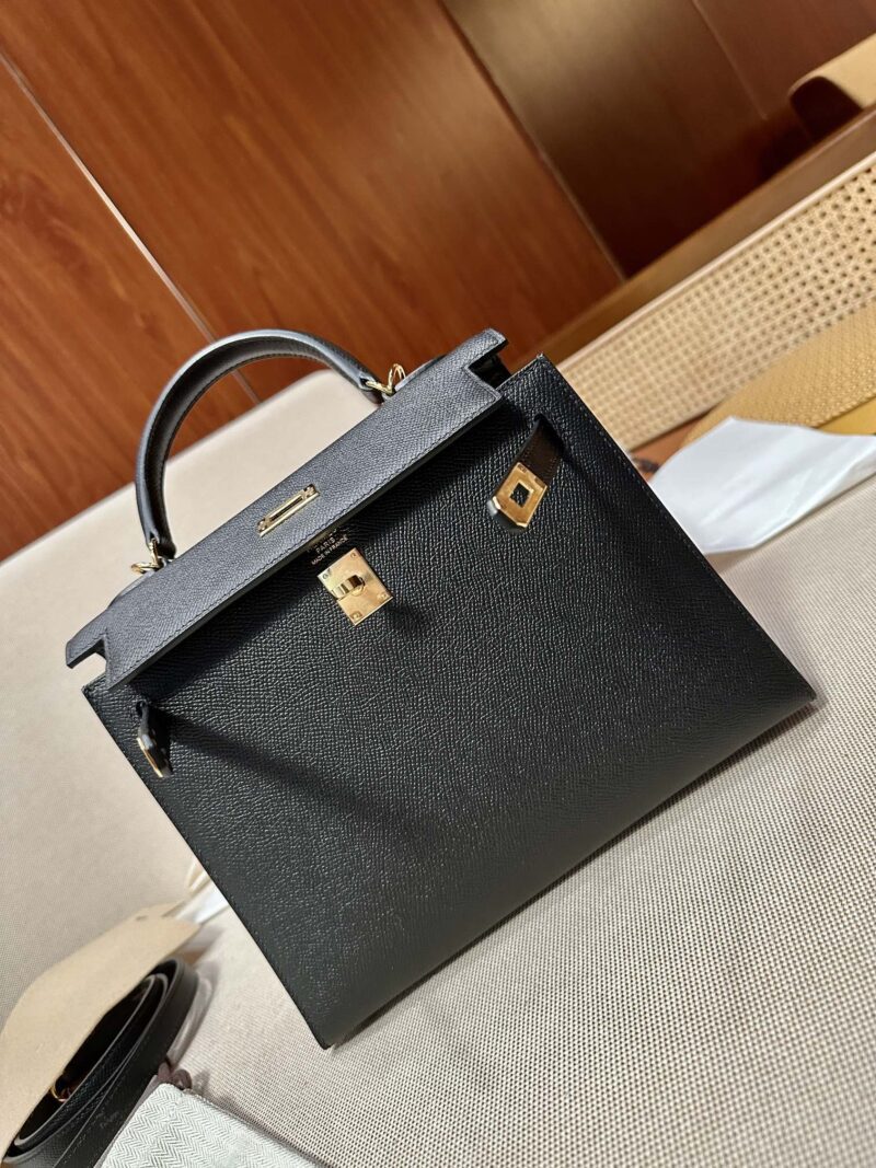 Hermès Kelly 25 Epsom Noir Gold Hardware - Image 9