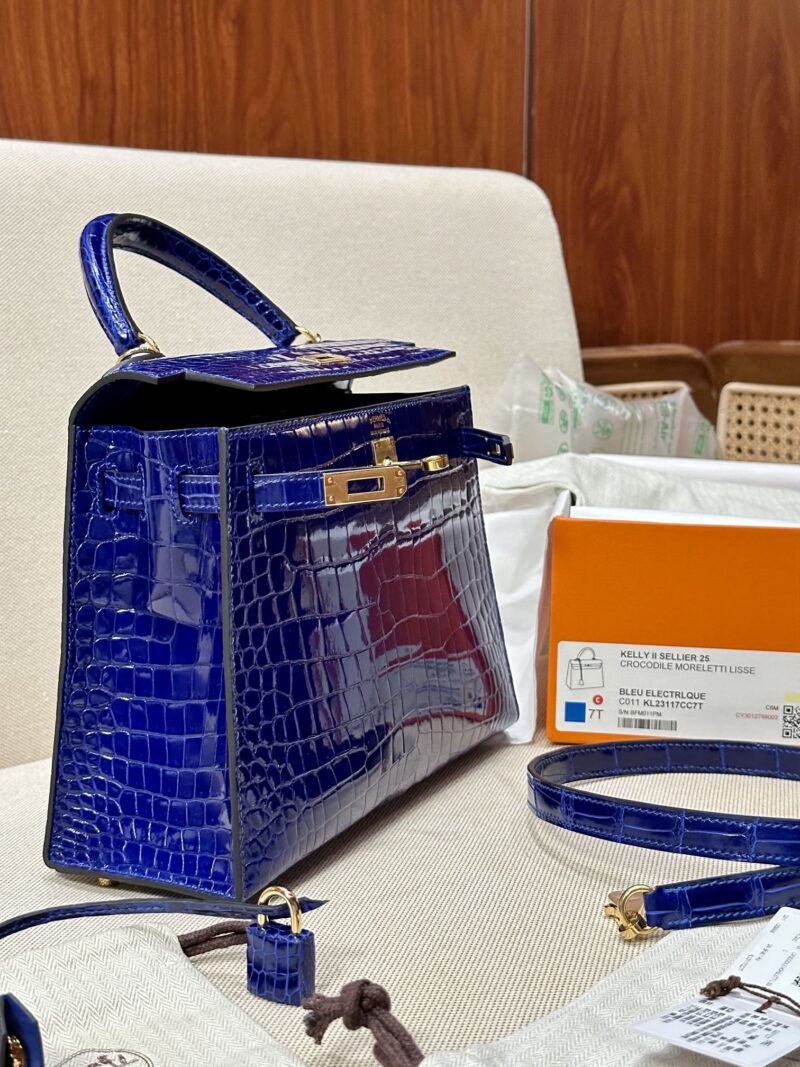 Hermès Kelly 25 Shiny Porosus Blue Electric Gold Hardware - Image 6