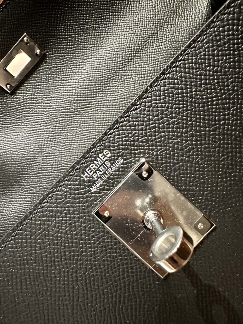 Hermès Kelly 28 Epsom Noir Silver Hardware - Image 6