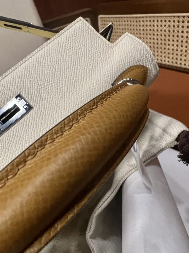 Hermès Kelly 25 Epsom Nata, Jaune Poussin, Sesame Silver Hardware - Image 7