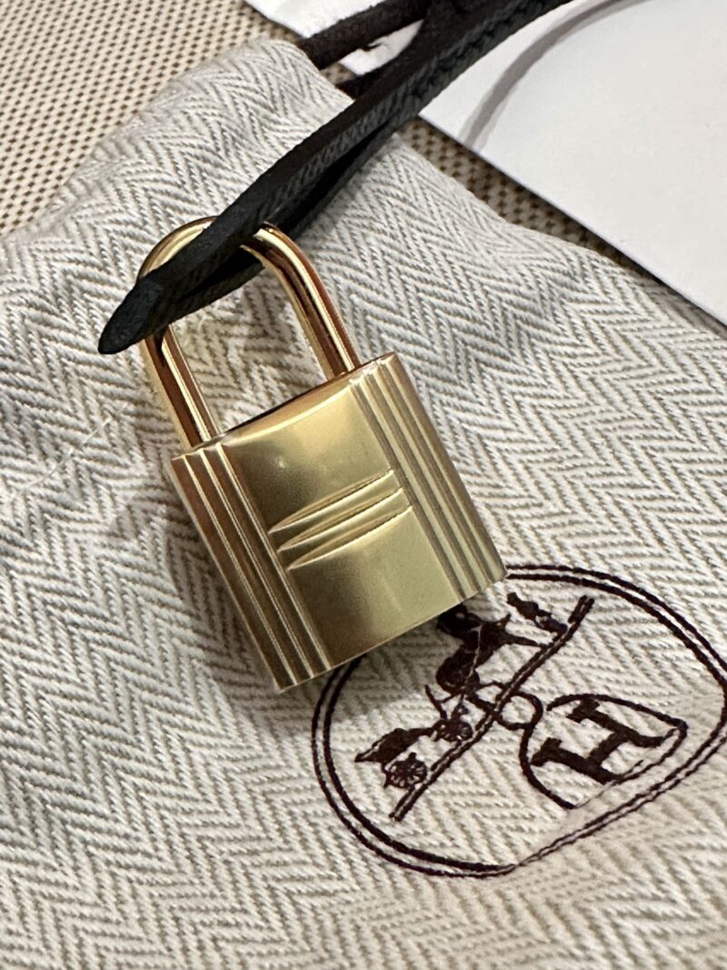 Hermès Birkin 25 Noir Epsom Gold Hardware - Image 6