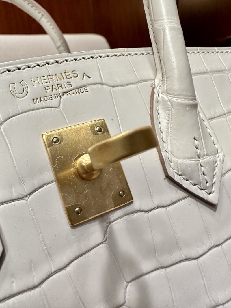 Hermès Birkin 25 Beton Matte Crocodile Gold Hardware - Image 16