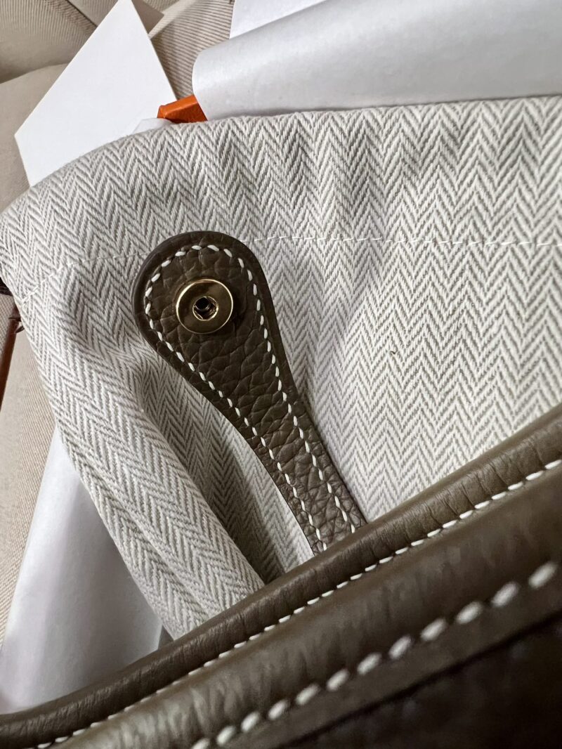 Hermès Mini Evelyne 16 Taurillon Clemence Etoupe Gold Hardware - Image 9