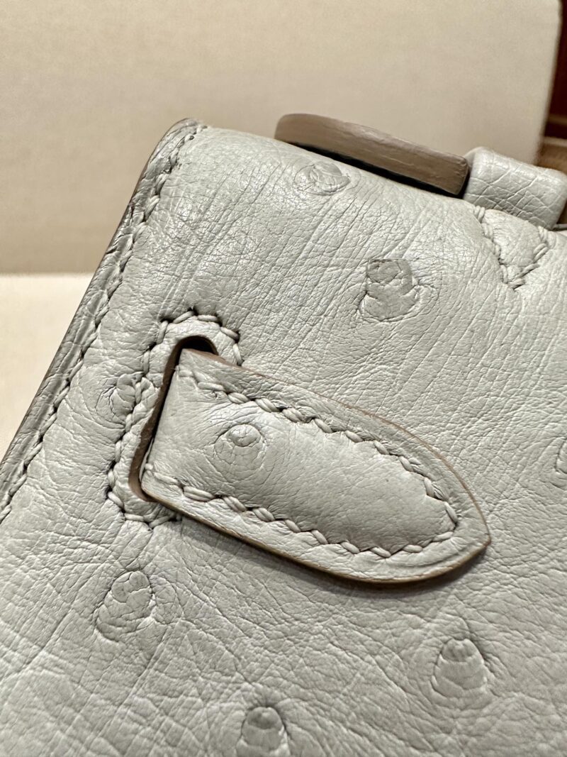 Hermès Kelly Pochette Gris Pearl Ostrich Gold Hardware