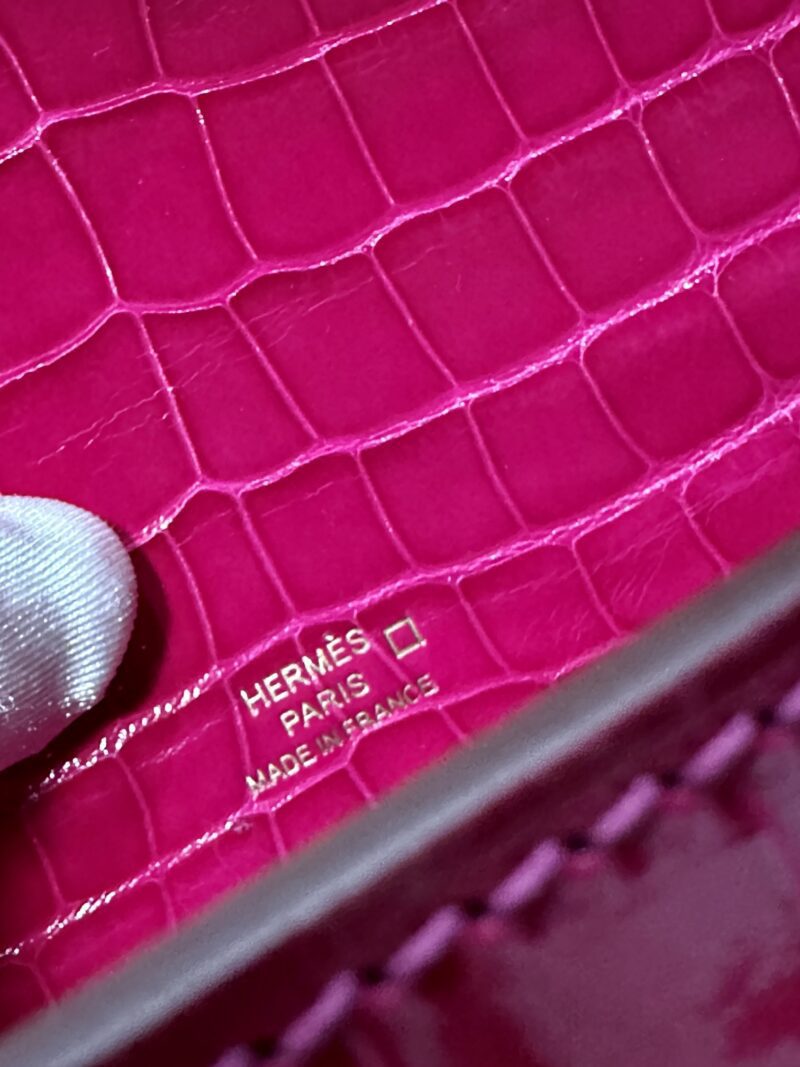 Hermès Kelly Pochette Rose Sheherazade Shiny Crocodile Gold Hardware