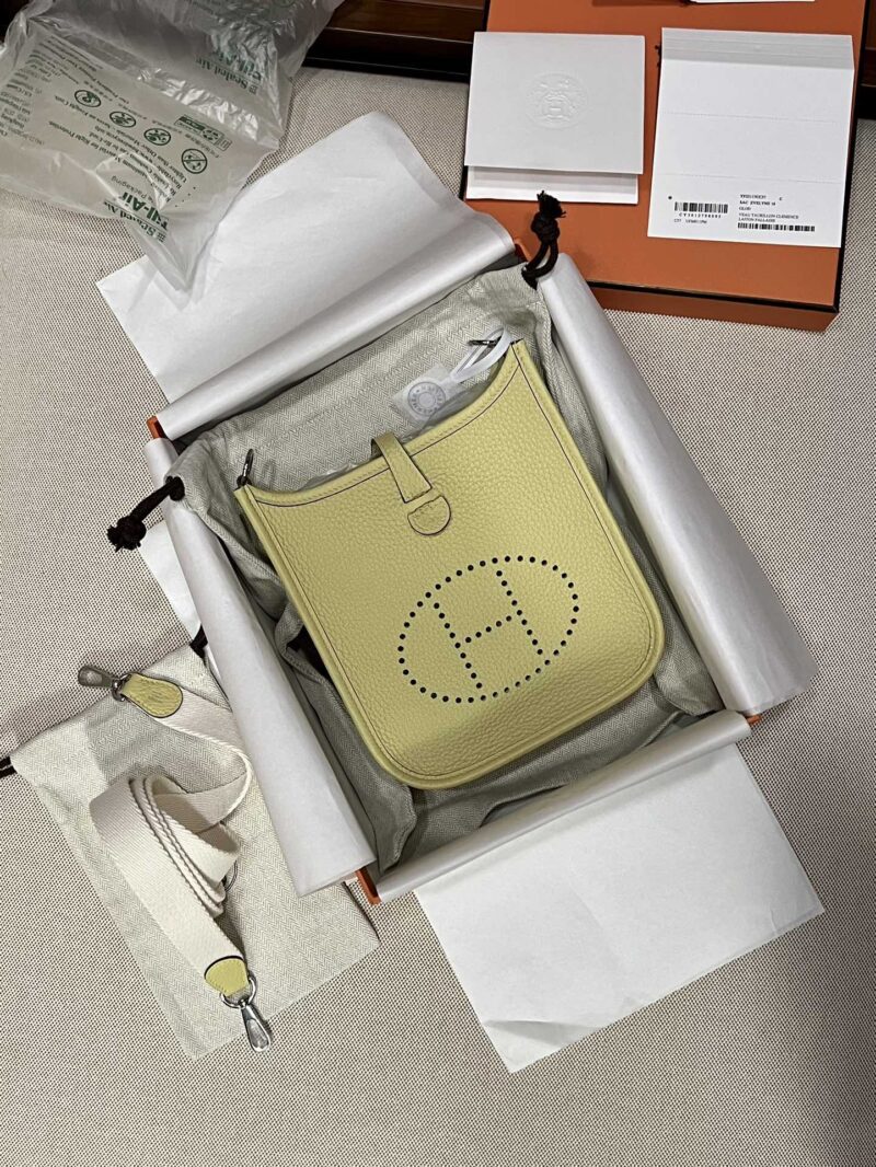 Hermès Mini Evelyne 16 Taurillon Clemence Jaune Poussin Silver Hardware - Image 3