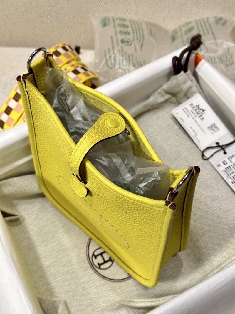 Hermès Mini Evelyne 16 Taurillon Clemence Lime Silver Hardware - Image 6