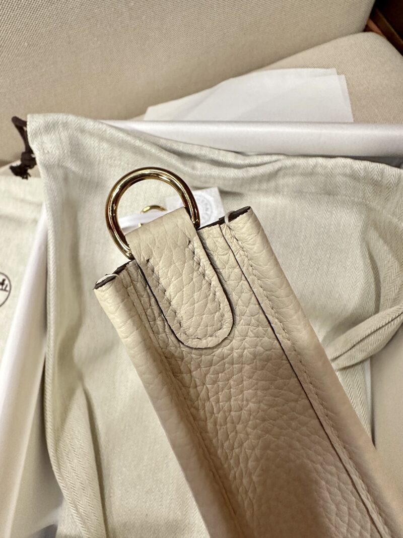 Hermès Mini Evelyne 16 Taurillon Clemence Nata Gold Hardware - Image 7