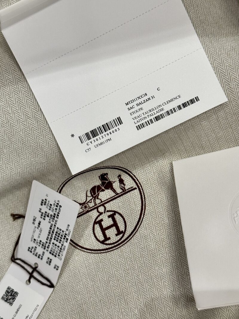 Hermès Halzan 31 Clemence Etoupe Gold Hardware - Image 9