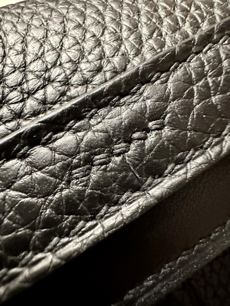 Hermès Halzan 25 Taurillon Clemence & Swift Noir Gold Hardware - Image 16