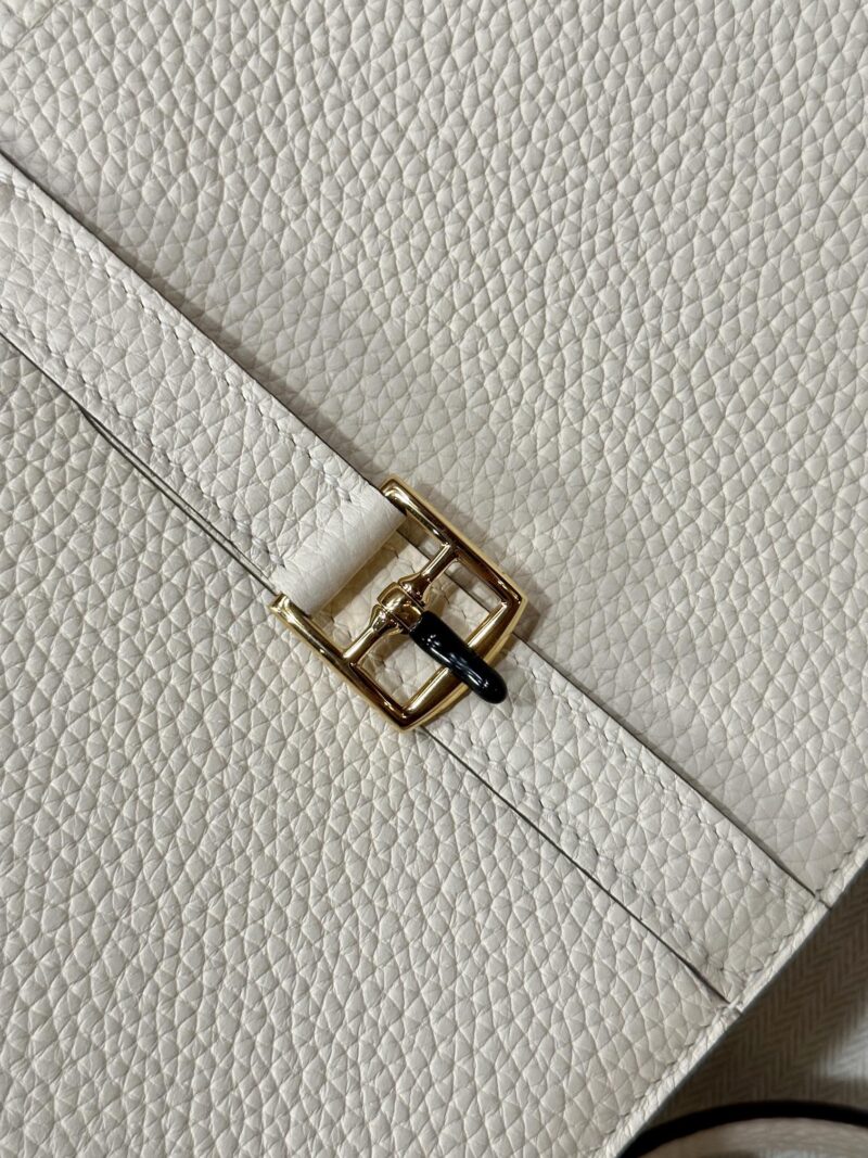 Hermès Halzan 25 Taurillon Clemence & Swift Nata & Biscuit Gold Hardware - Image 7