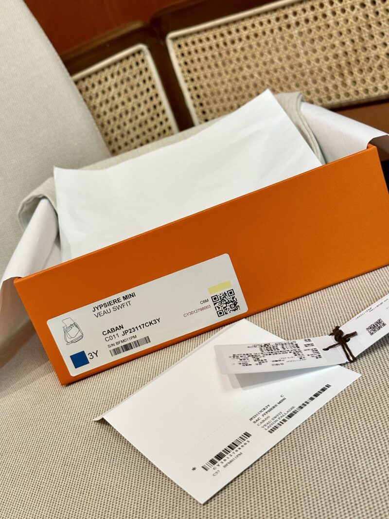 Hermès Jypsiere 23 Swift Caban Silver Hardware - Image 17