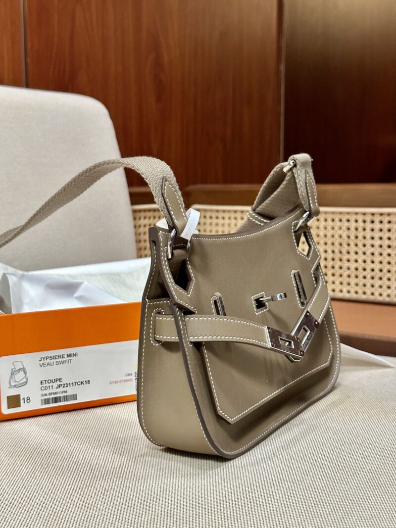 Hermès Jypsiere 23 Swift Etoupe Silver Hardware - Image 6