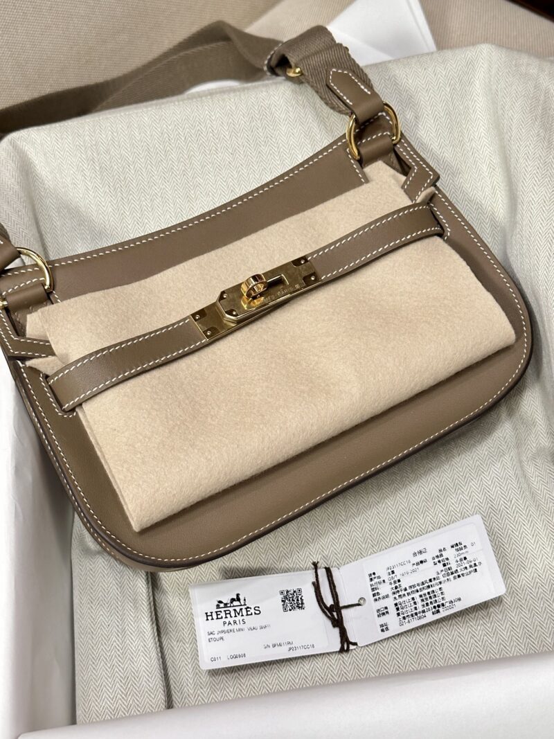 Hermès Mini Jypsiere 23 Swift Etoupe Gold Hardware - Image 2