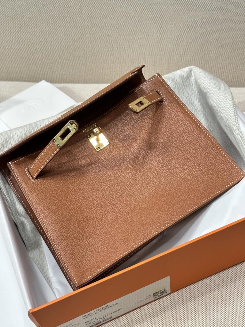 Hermès Kelly Danse 22 Evercolor Gold Gold Hardware - Image 4